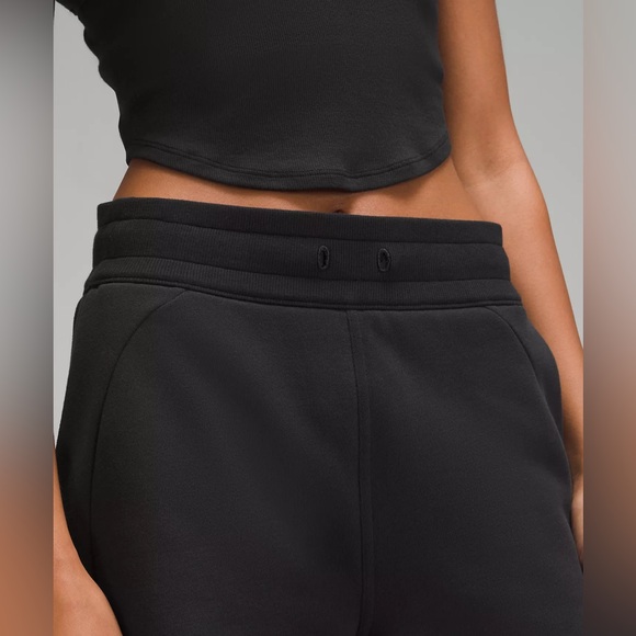 LULULEMON | ✨NEW✨ Scuba High-Rise Short 5" in Black - Picture 5 of 7